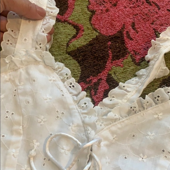 Beautiful white eyelet lace top - Picture 5 of 5